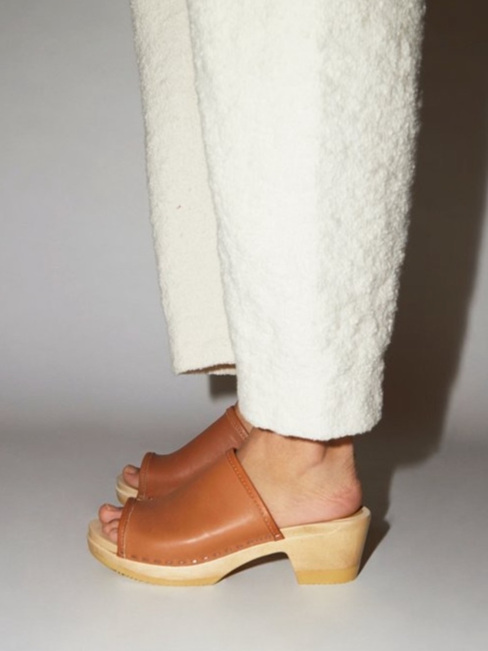 No. 6 Daria Clog Mid Heel Caramel